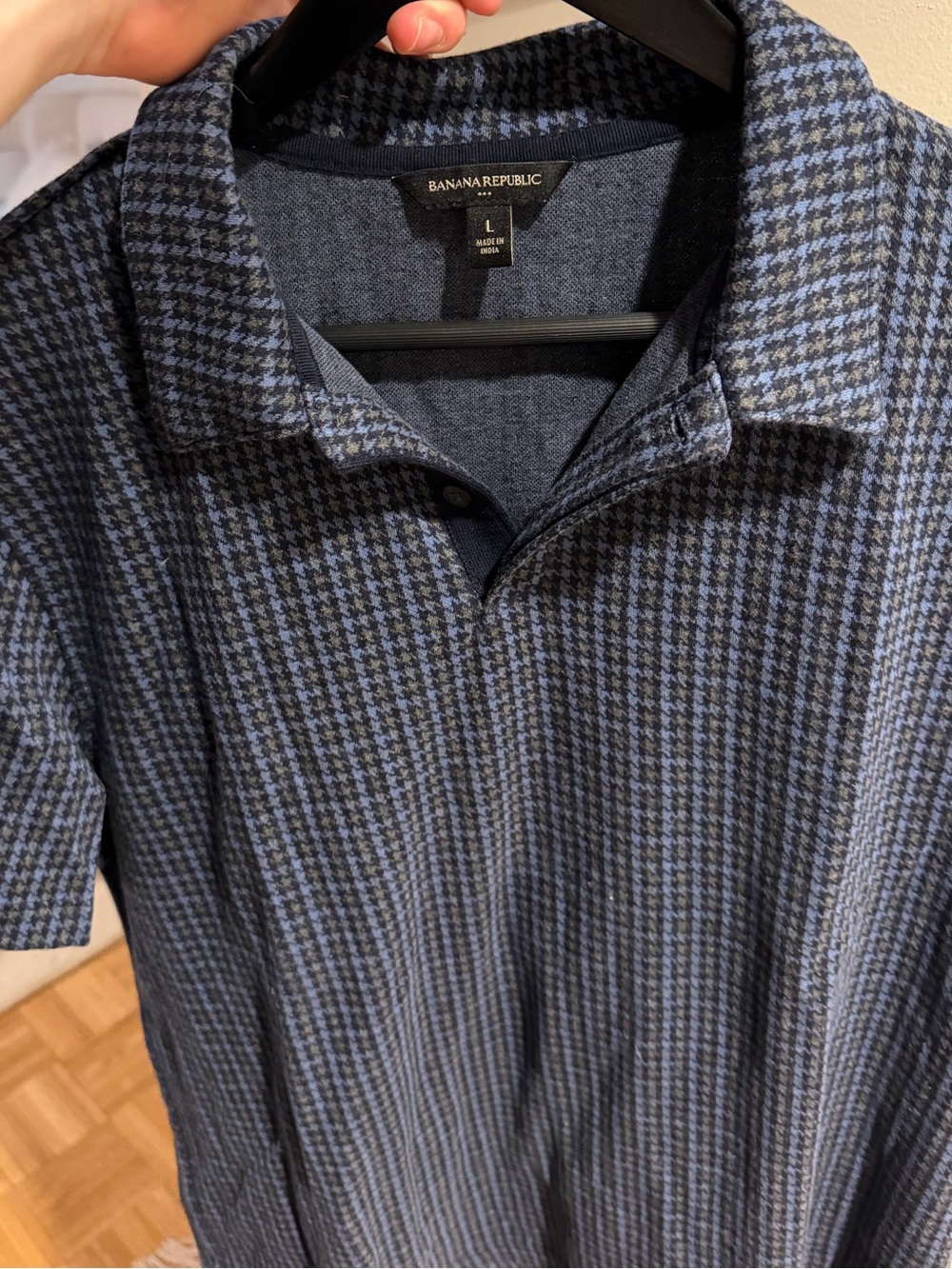 Banana Republic Men’s Navy and Light Blue Houndstooth Polo